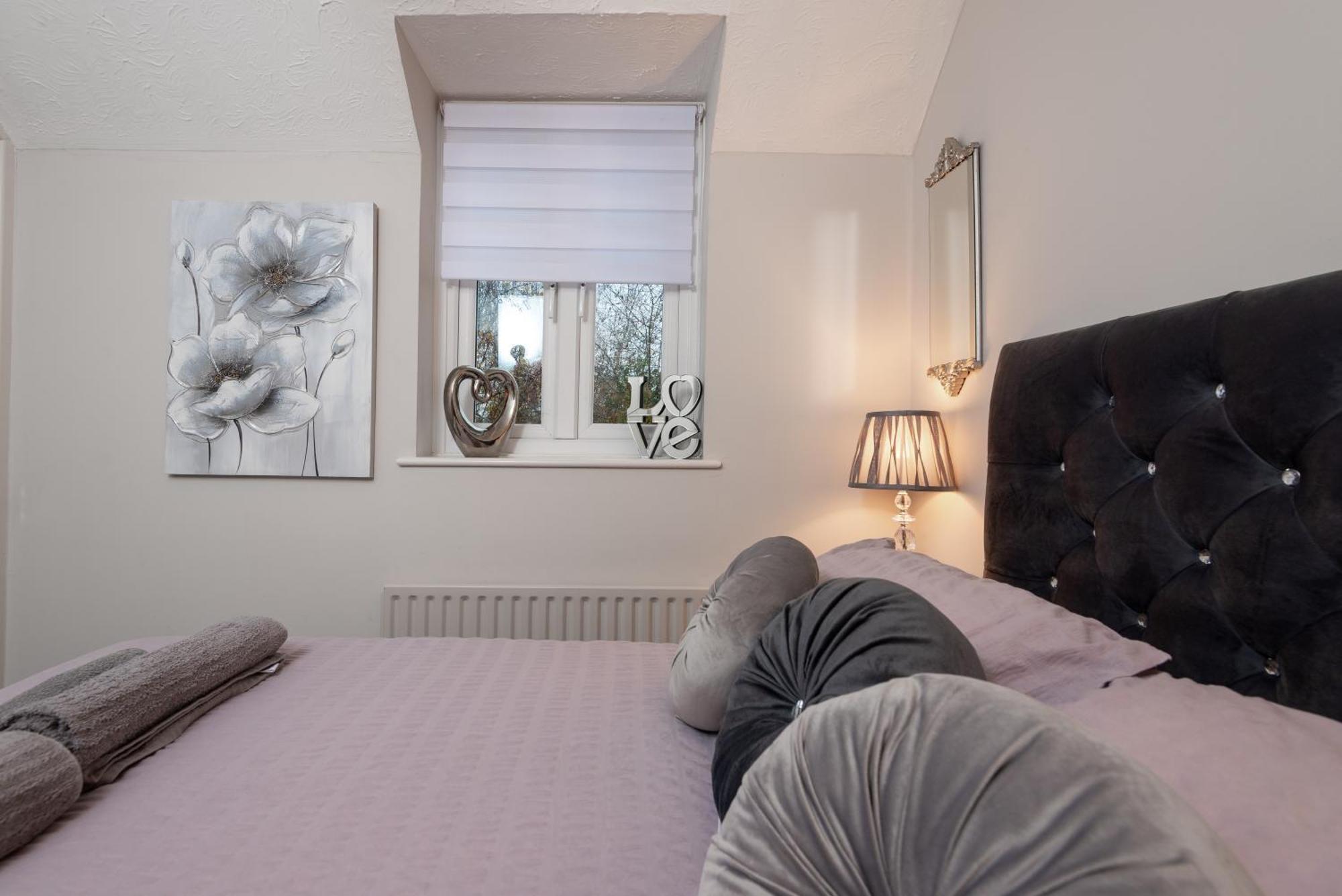 Worcester Fabulous Cherry Tree Mews Self Check In Dogs Welcome By Prior Arrangement , 2 Double Bedrooms ,Super Fast Wi-Fi, With Free Off Road Parking For 2 Vehicles Near Royal Hospital And Woodland Walks Buitenkant foto