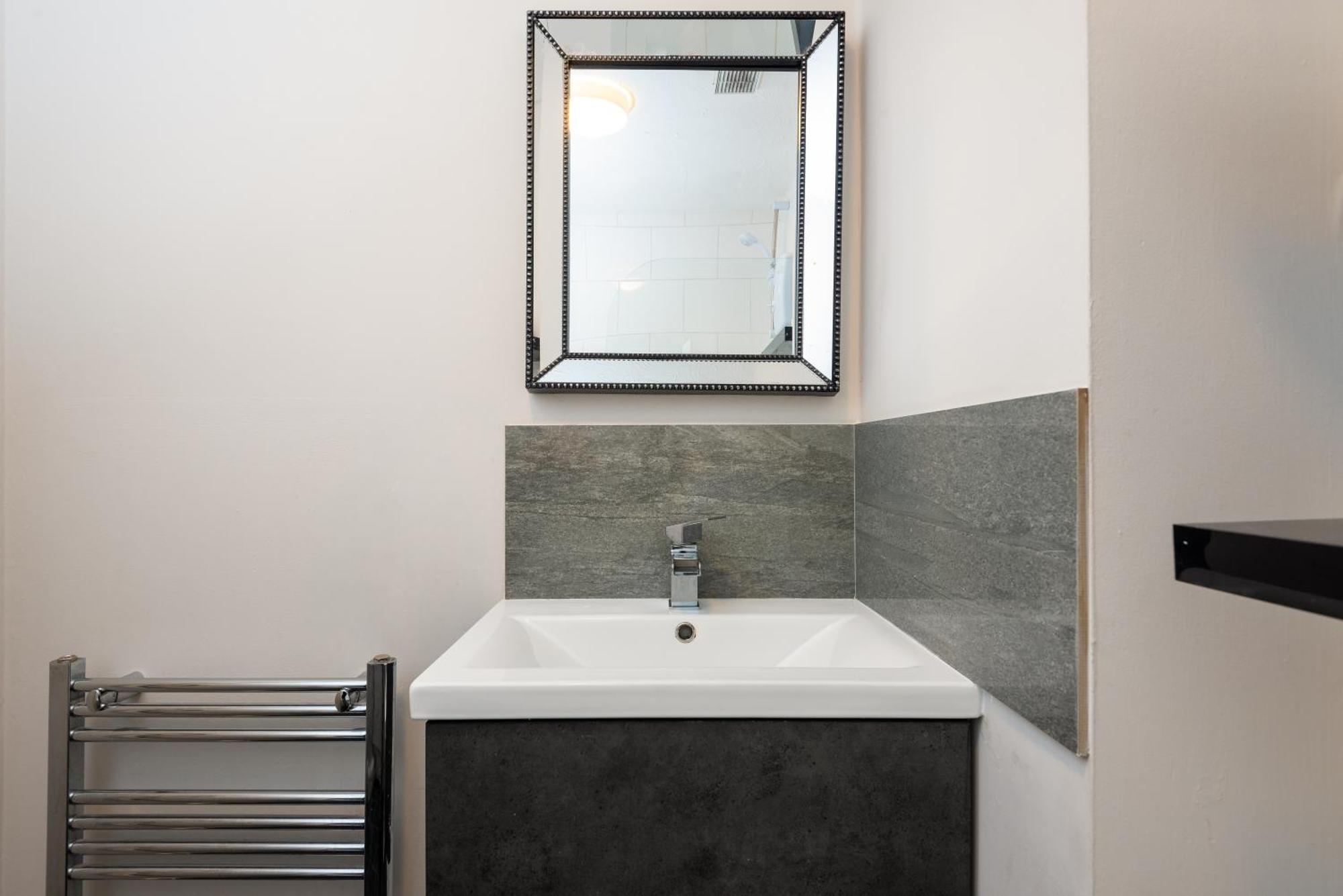 Worcester Fabulous Cherry Tree Mews Self Check In Dogs Welcome By Prior Arrangement , 2 Double Bedrooms ,Super Fast Wi-Fi, With Free Off Road Parking For 2 Vehicles Near Royal Hospital And Woodland Walks Buitenkant foto