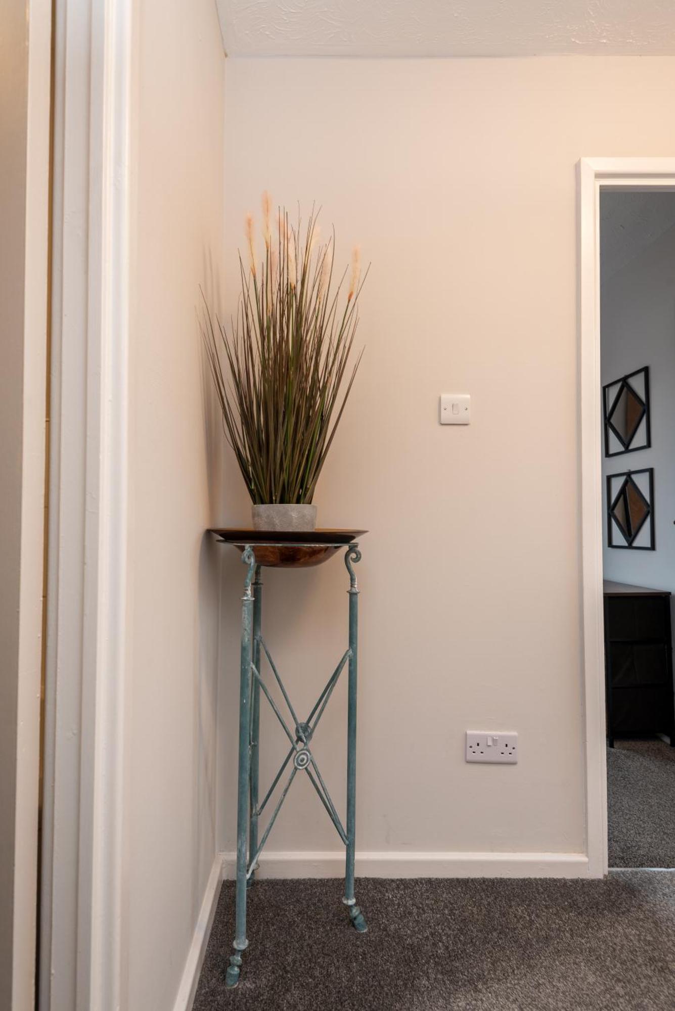 Worcester Fabulous Cherry Tree Mews Self Check In Dogs Welcome By Prior Arrangement , 2 Double Bedrooms ,Super Fast Wi-Fi, With Free Off Road Parking For 2 Vehicles Near Royal Hospital And Woodland Walks Buitenkant foto