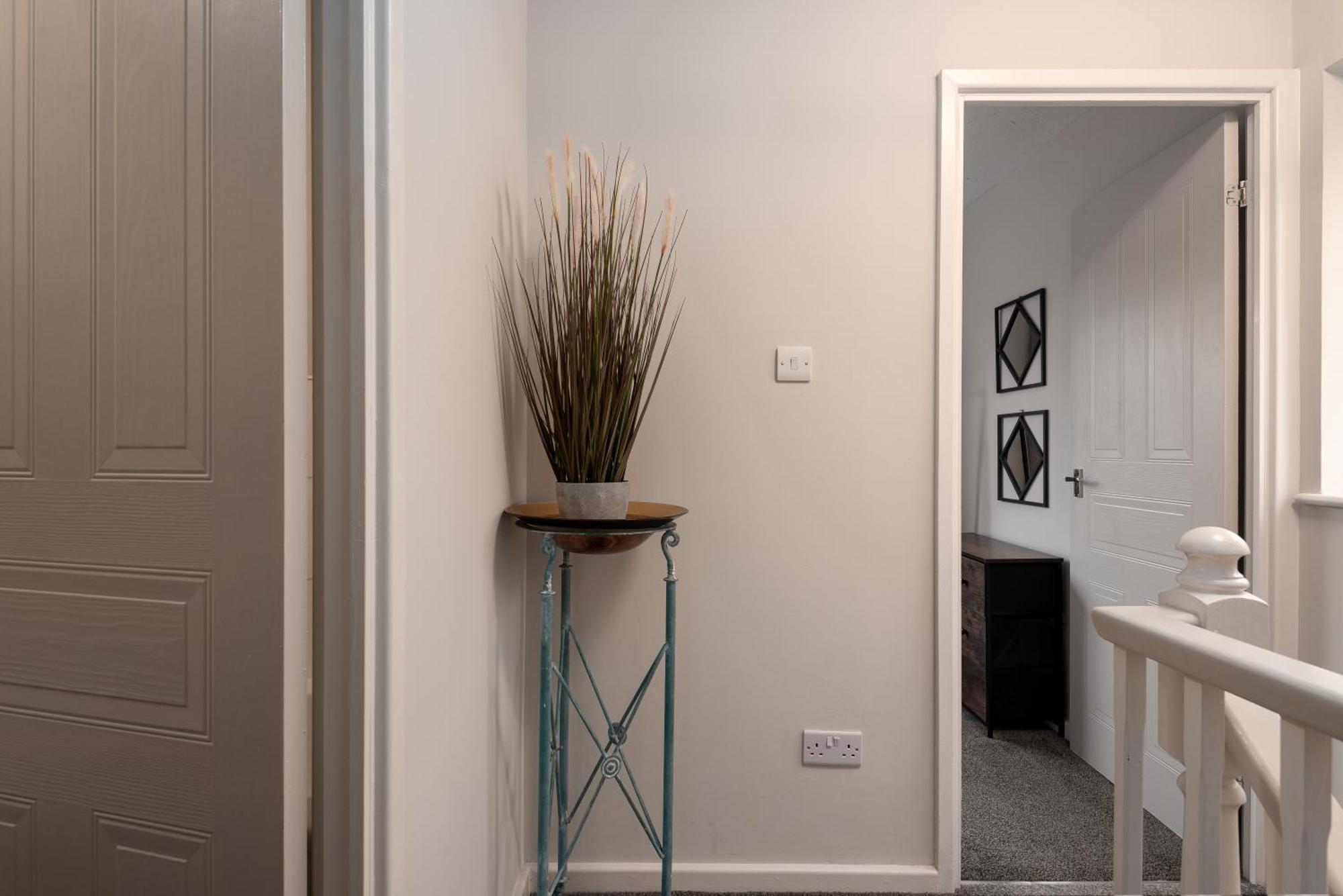 Worcester Fabulous Cherry Tree Mews Self Check In Dogs Welcome By Prior Arrangement , 2 Double Bedrooms ,Super Fast Wi-Fi, With Free Off Road Parking For 2 Vehicles Near Royal Hospital And Woodland Walks Buitenkant foto