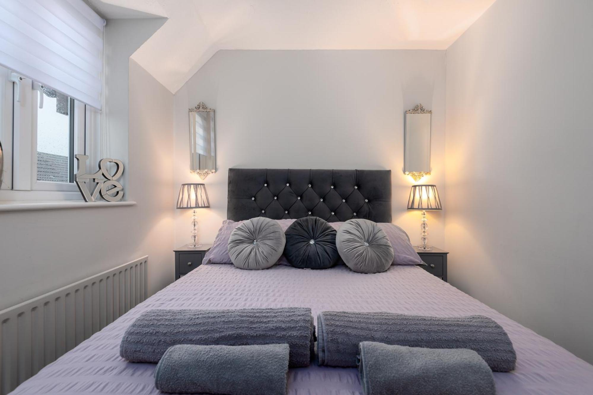 Worcester Fabulous Cherry Tree Mews Self Check In Dogs Welcome By Prior Arrangement , 2 Double Bedrooms ,Super Fast Wi-Fi, With Free Off Road Parking For 2 Vehicles Near Royal Hospital And Woodland Walks Buitenkant foto