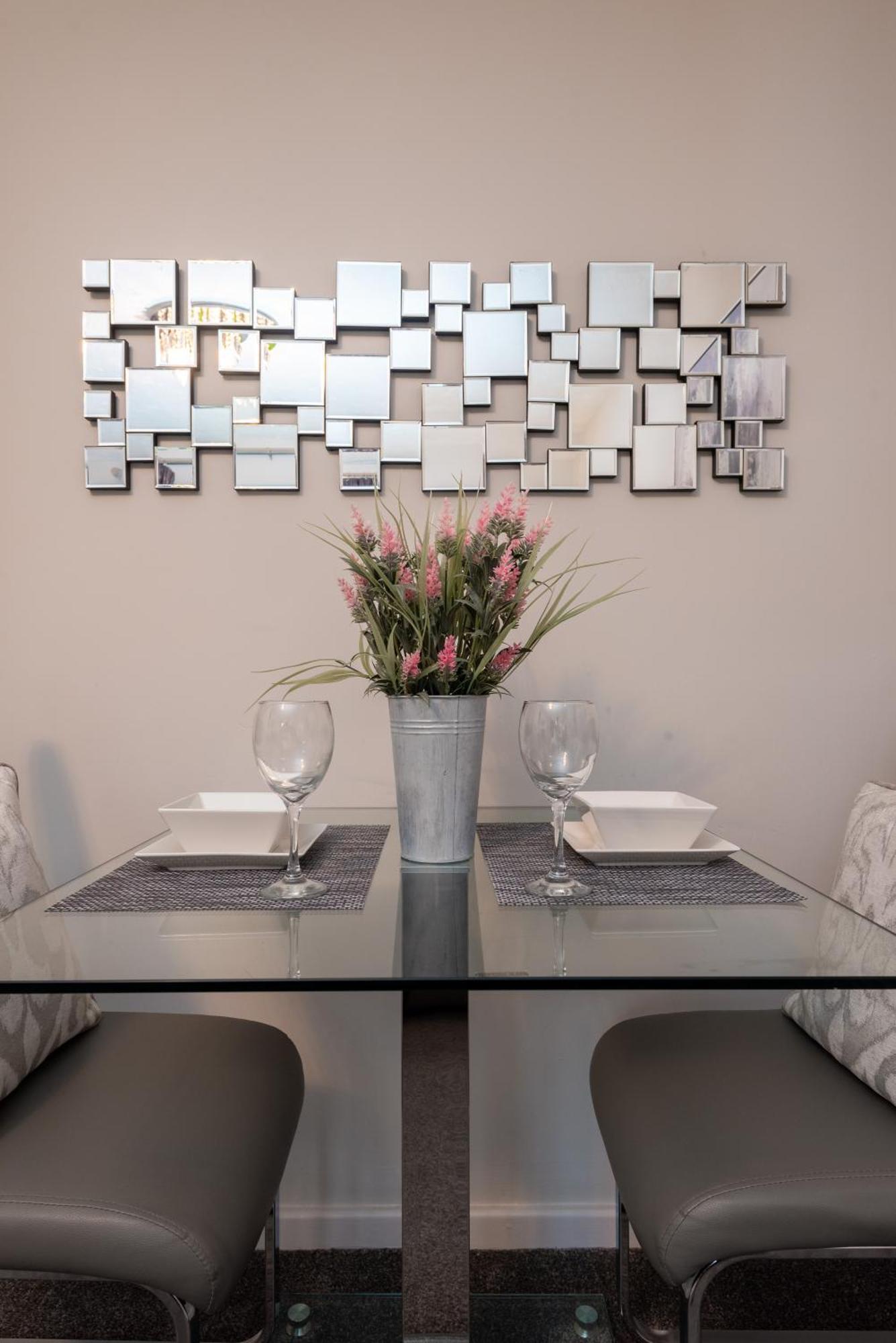 Worcester Fabulous Cherry Tree Mews Self Check In Dogs Welcome By Prior Arrangement , 2 Double Bedrooms ,Super Fast Wi-Fi, With Free Off Road Parking For 2 Vehicles Near Royal Hospital And Woodland Walks Buitenkant foto